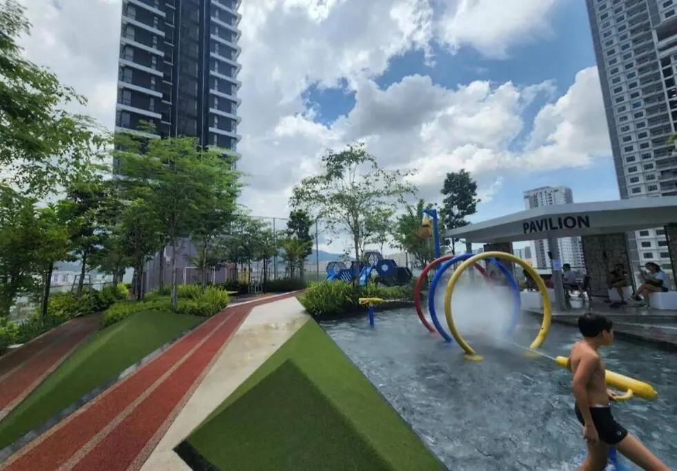 Urban Suites, Best Seaview And Cityview In Town Jelutong Malaysia